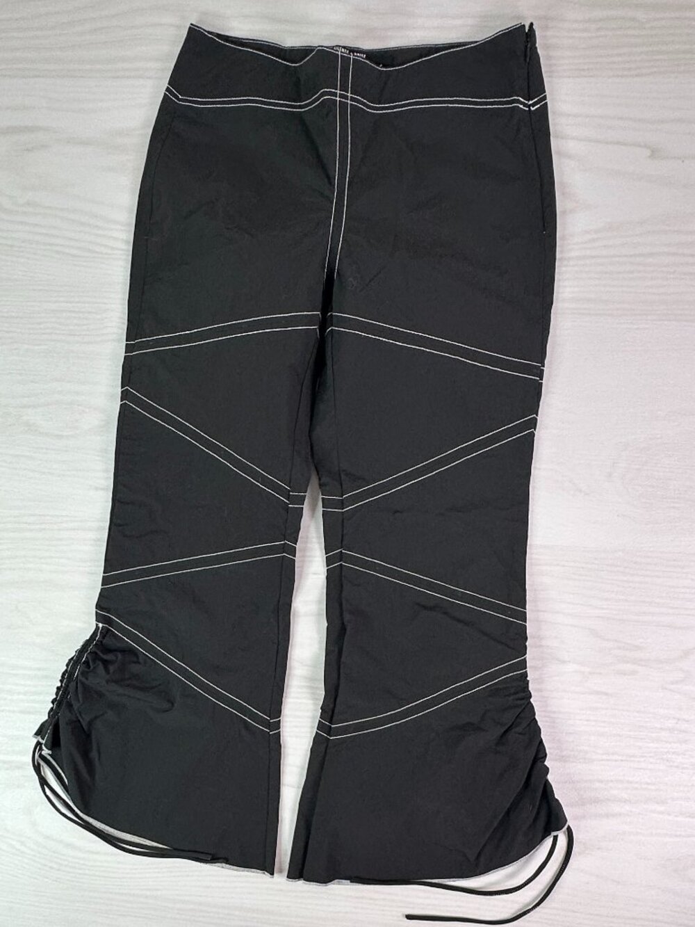 NWT Silence + Noise capri pants size 0